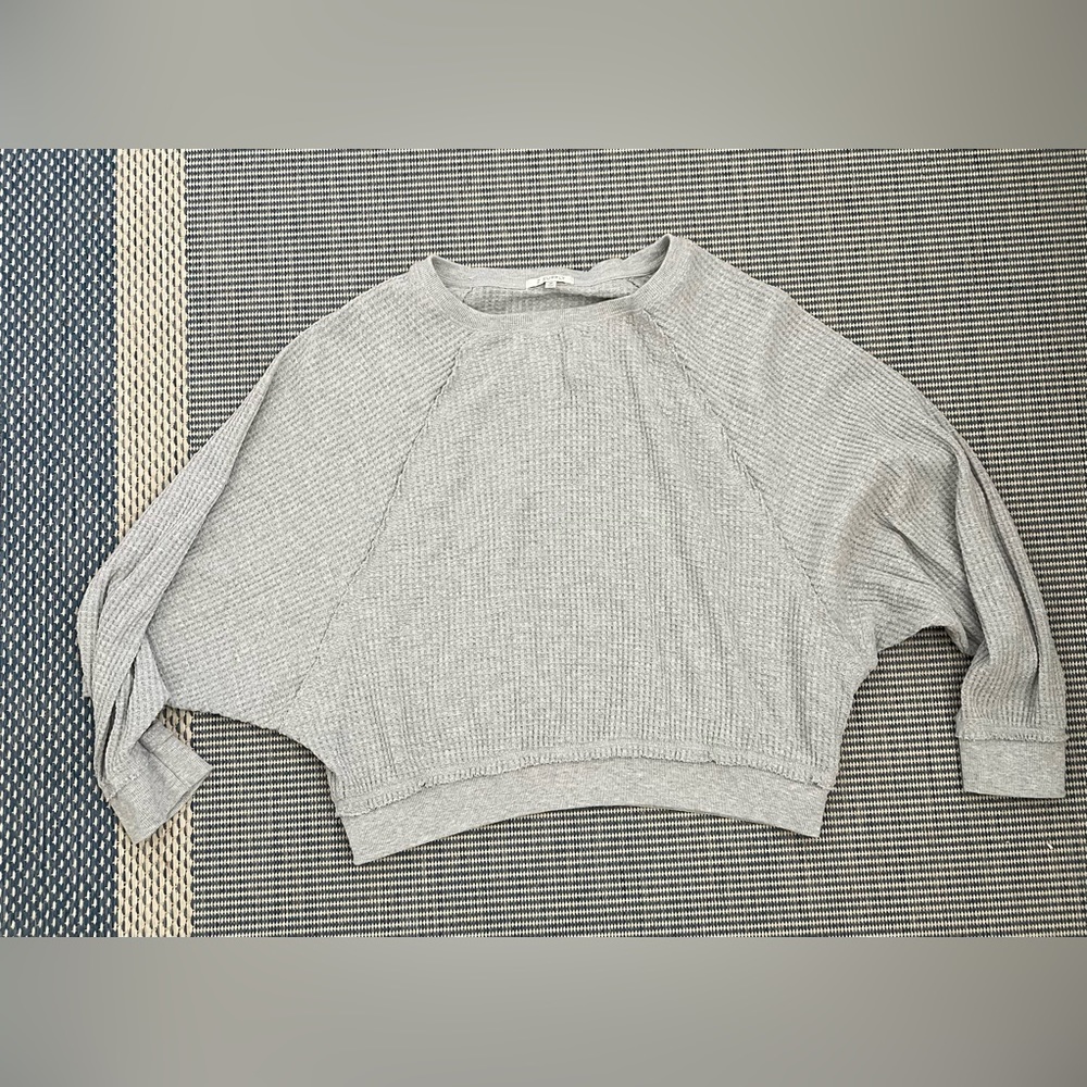 Gray stretchy sweater